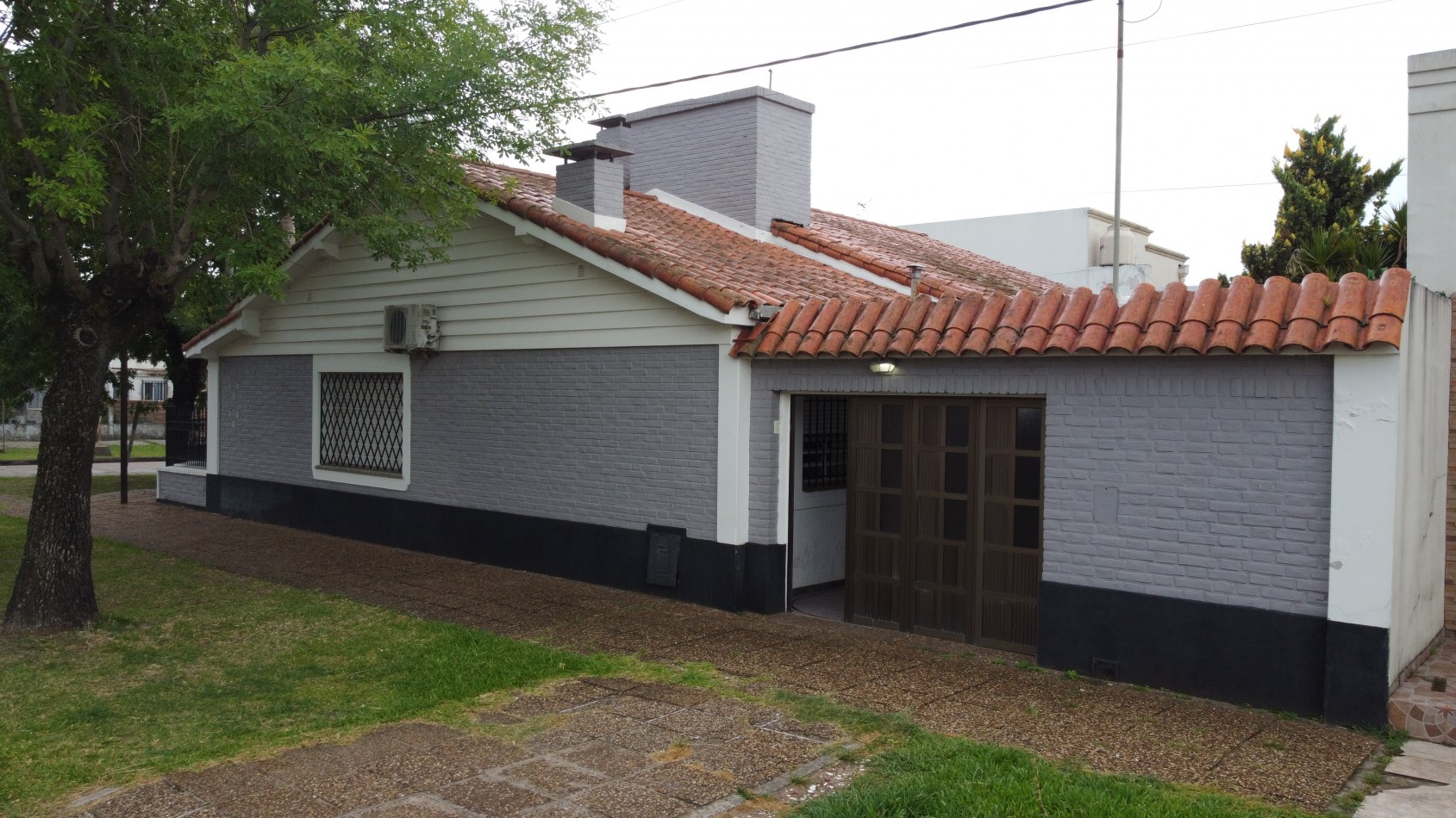 CHALET EN ESQUINA 