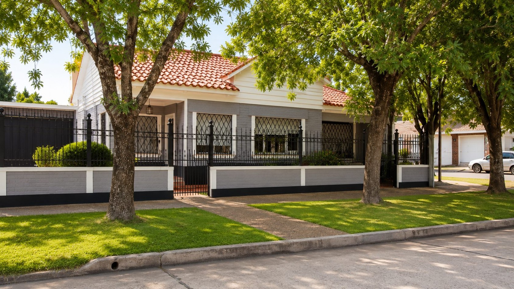 CHALET EN ESQUINA 