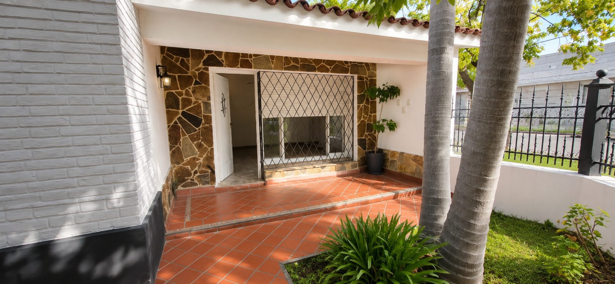 CHALET EN ESQUINA 