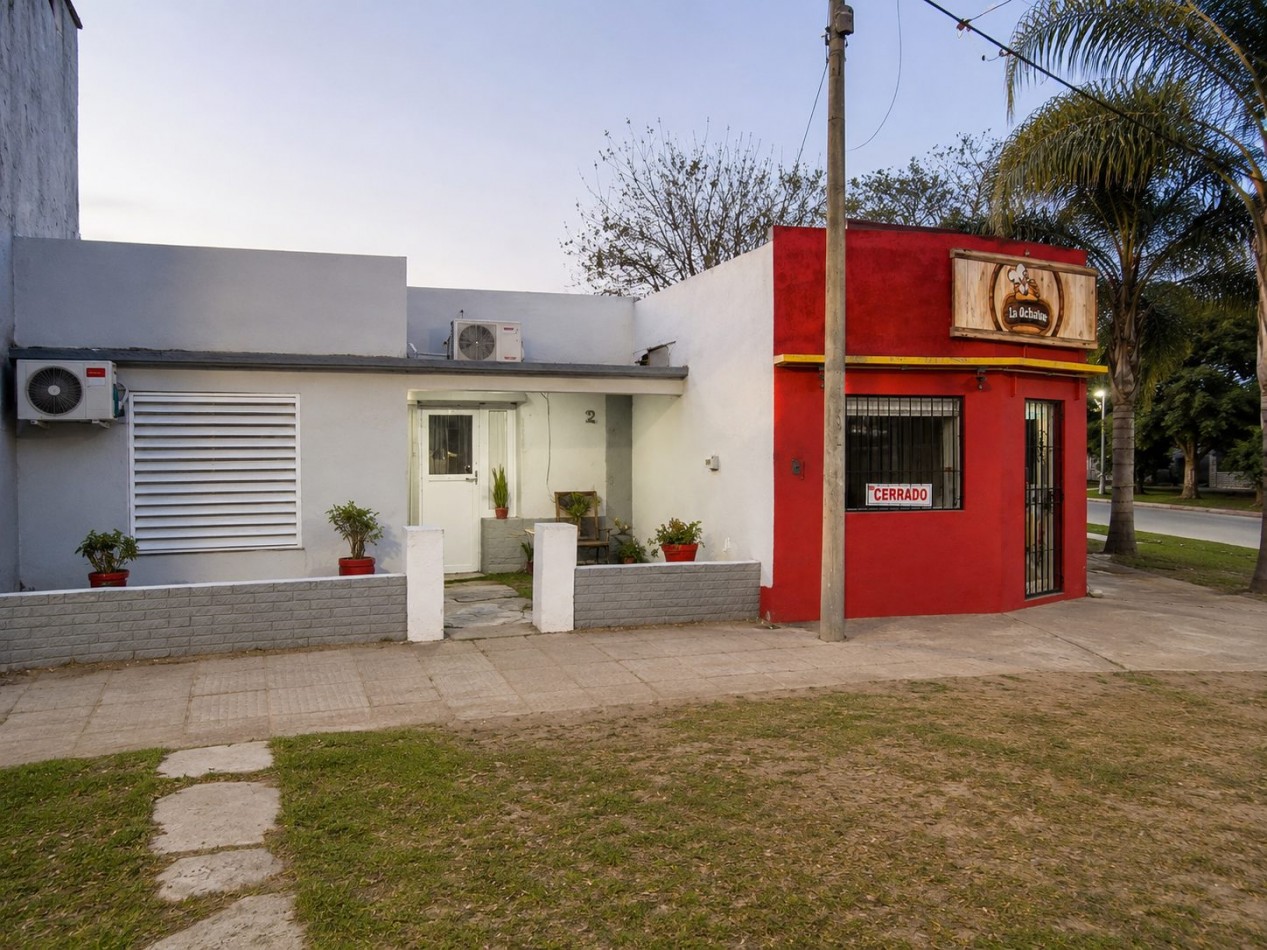 CASA + LOCAL EN ESQUINA