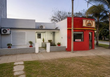 CASA + LOCAL EN ESQUINA