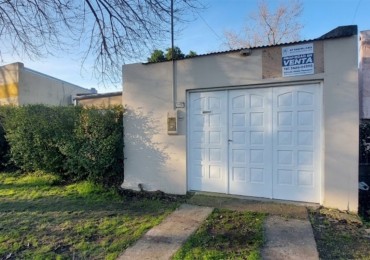 OPORTUNIDAD - CASA CON DOS DORMITORIOS + PATIO
